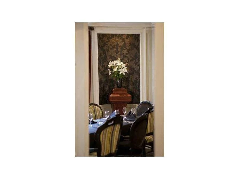 The Commercial Bar & Hotel
