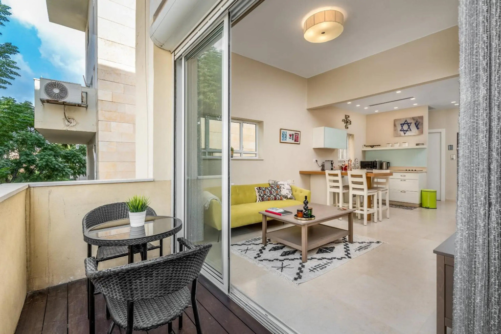 Ben-Gurion BLVD 2BDR close to the beach