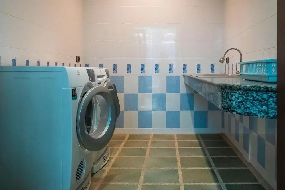 7 Bedroom Pool Villa in Kathu SV1