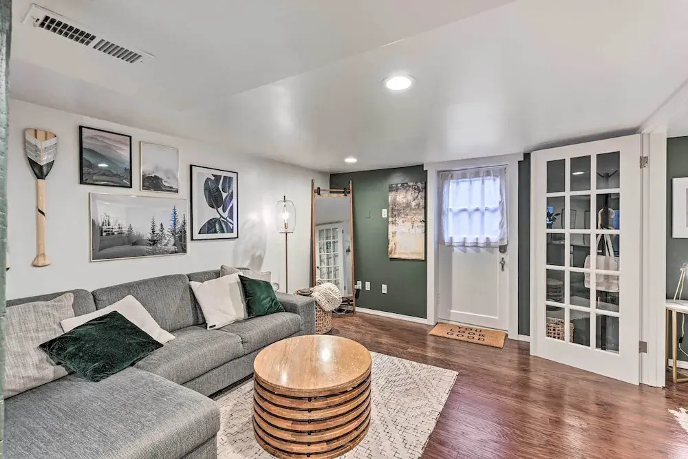 3 Mi to Dtwn, 4 Mi to Lumen Field: Queen Anne Apt!