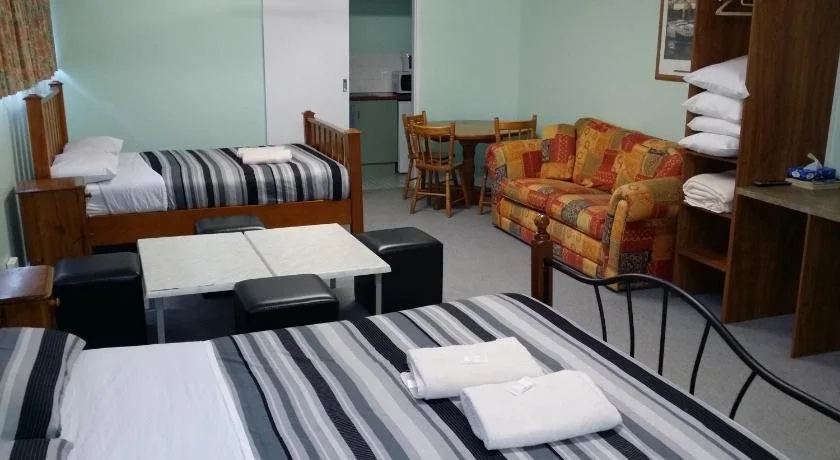 Warners Bay Hotel