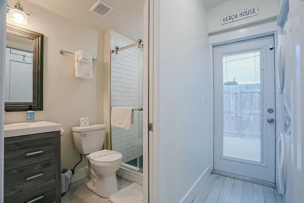 Bright 1940s Beach Cottage With Cabana Plus Private Pool