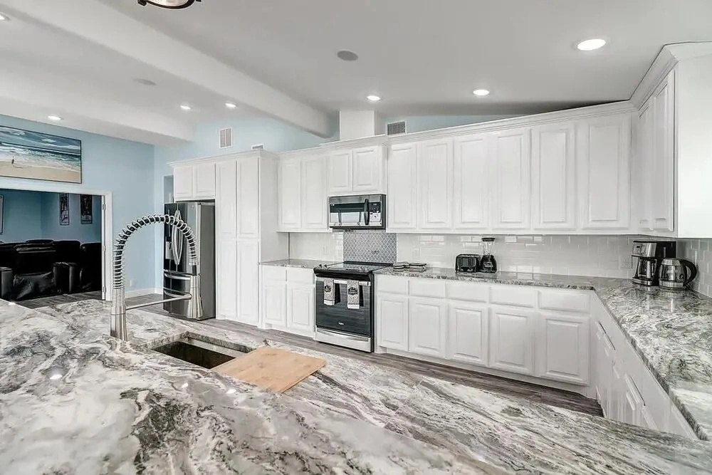 Laguna Shores 4 Bedroom Home by Redawning