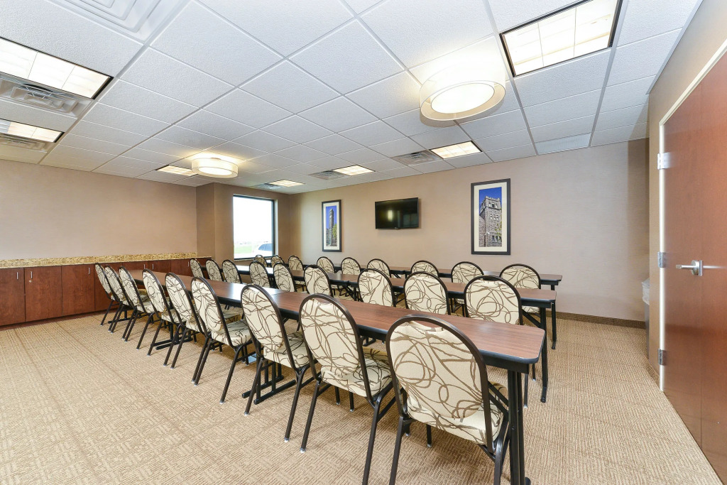 Comfort Inn & Suites Avera Southwest