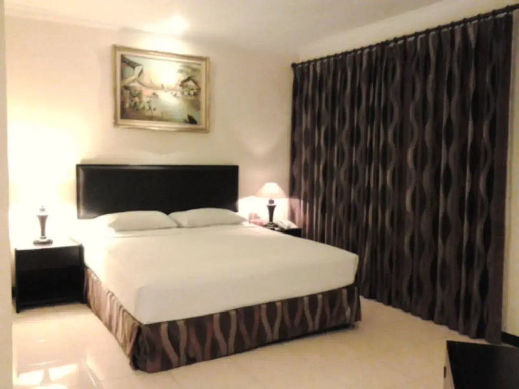 Tuwuh Hotel at Kayutangan