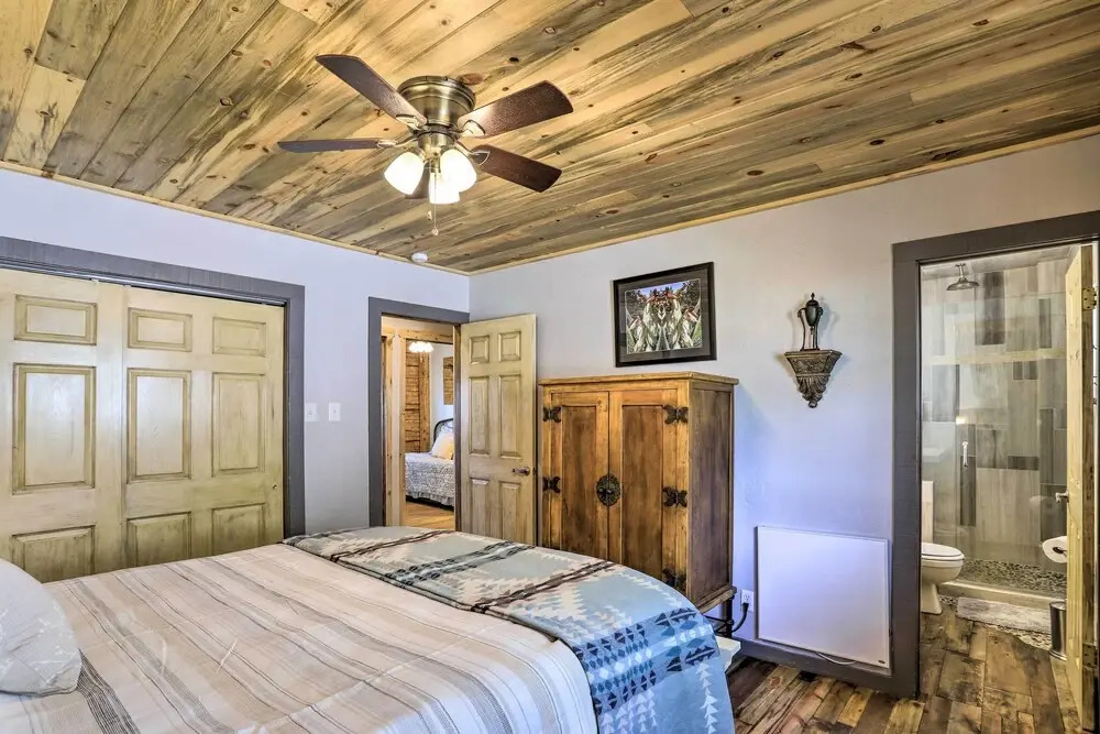 Tasteful Log Cabin Retreat on Lake Pagosa!