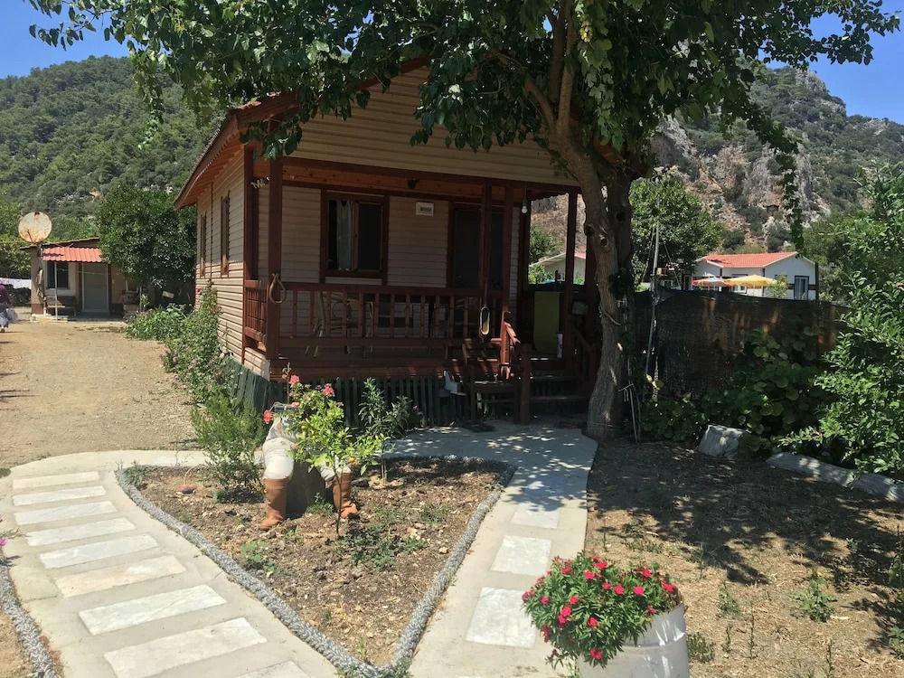YALILI Wooden House