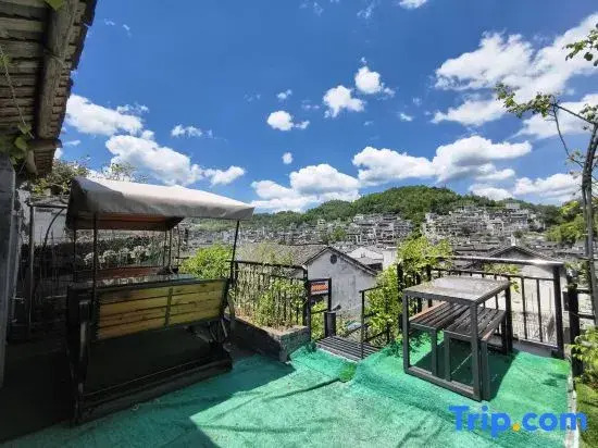 Yunshuiyao Serene Courtyard Homestay (Fenghuang Ancient Town)