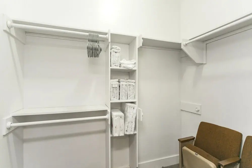 Gorgeous Home 7 Min to Dtwn + Walk to The Pharmacy