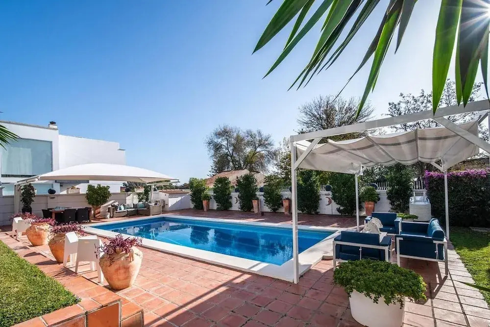 Charming 10 pers Villa with swimmingpool Sevilla