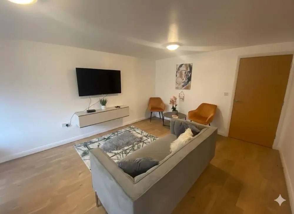 Stylish 2 - Bed Manning Gardens
