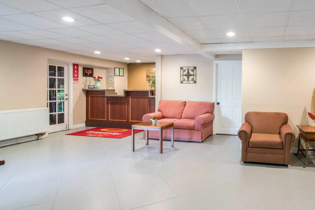 TiltonLodge Inn & Suites