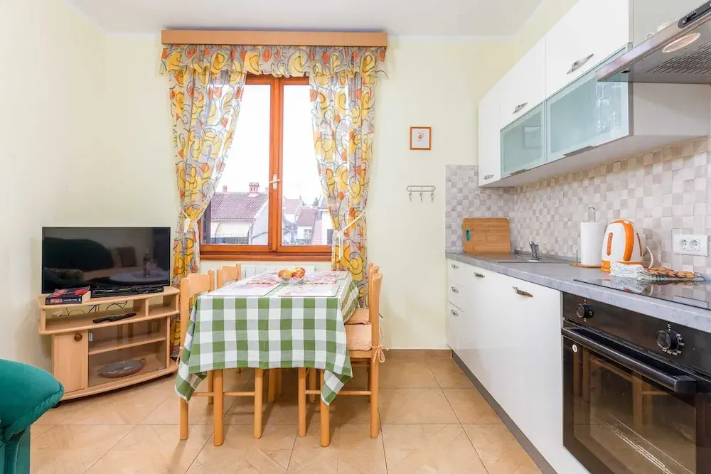 Seaside Apartment in Fazana - Two Bedrooms