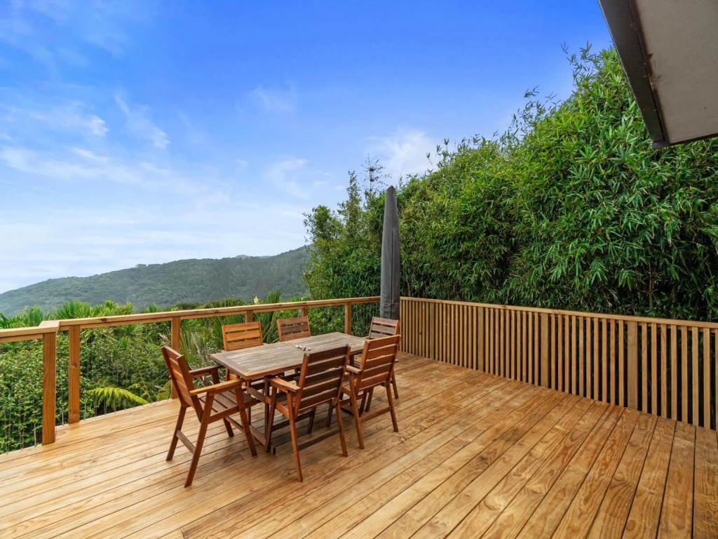 Perfectly Piha - Piha Holiday Home