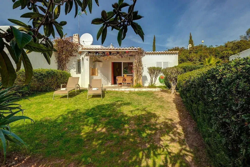 C28 Q P Amazing House Nested in the Heart of Ca