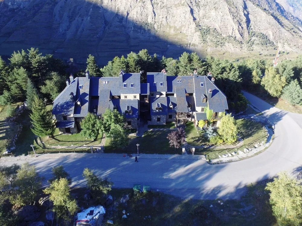 Apartment With one Bedroom in Espot, With Wonderful Mountain View, Enclosed Garden and Wifi