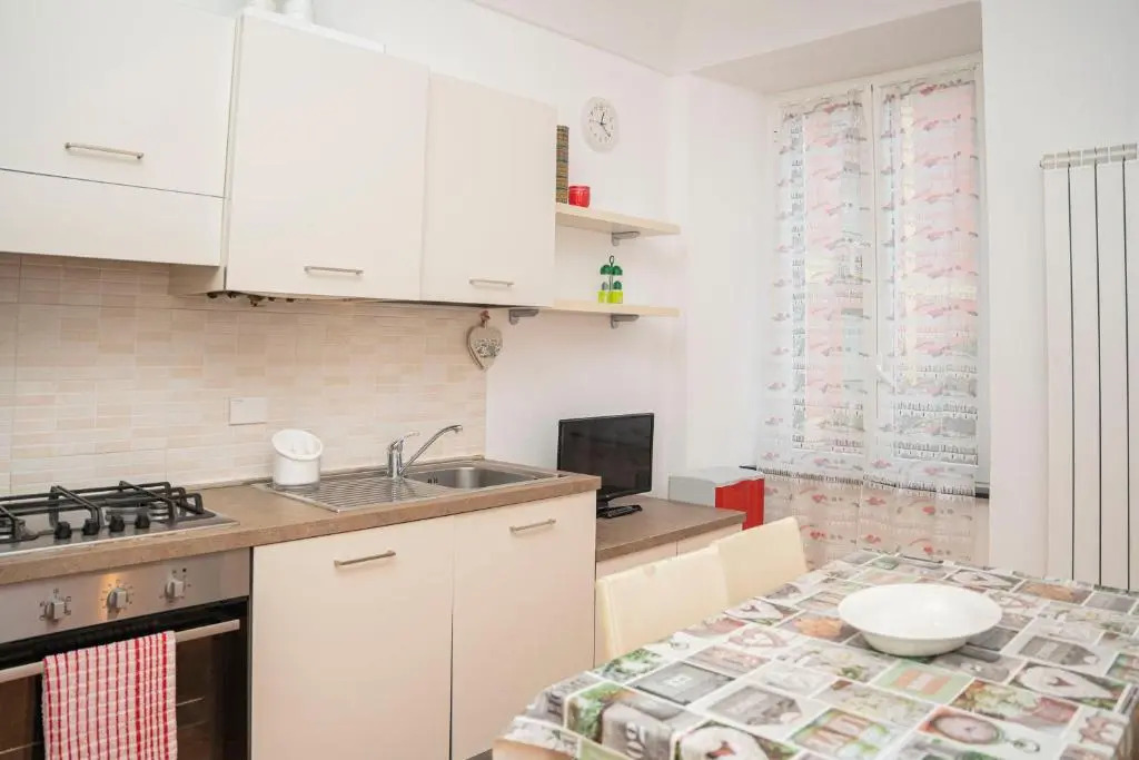 096 - Casa al Borgo Cavi di Lavagna, 150 metri dal mare