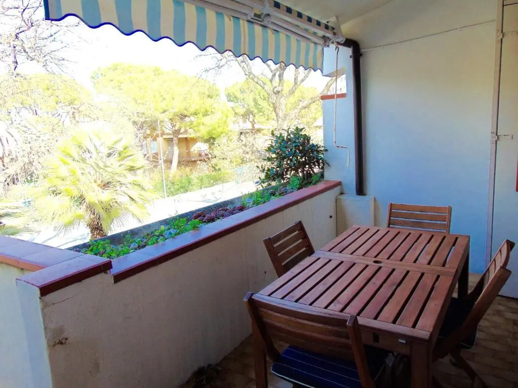 M244 - Marcelli, trilocale con terrazzo a 150mt dal mare