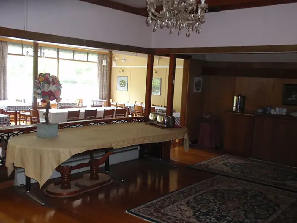 Warburton Lodge
