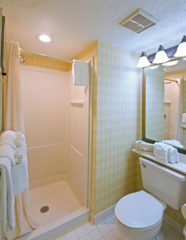 Breakers Oceanfront Boutique Resort on 27th