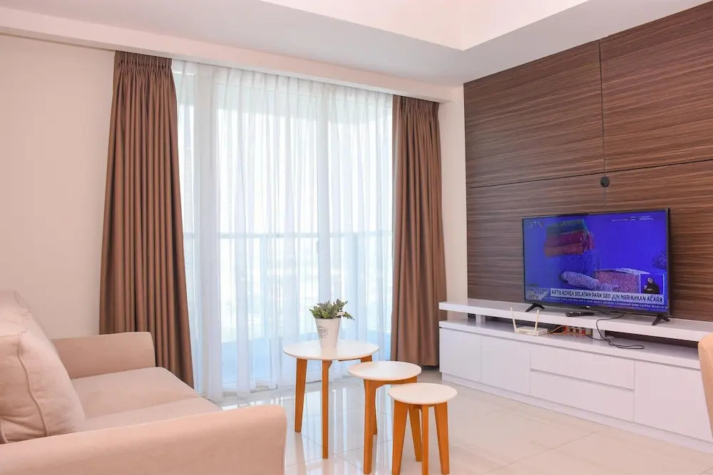 Modern And Comfortable 2Br At The Kensington Royal Suites Apartment