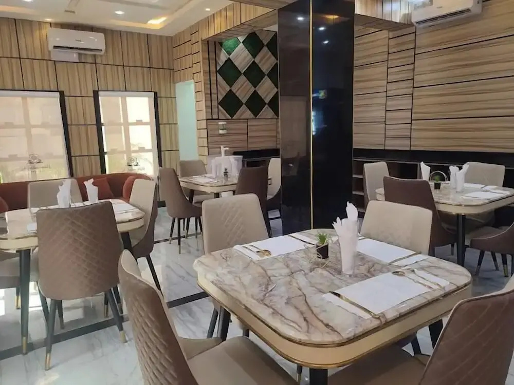 De Bullion Hotels and Suites