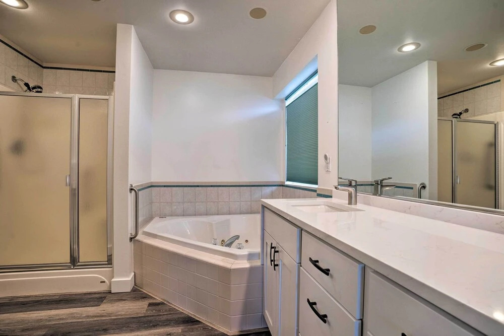 Manson Villa w/ Hot Tub ~ 1 Mi to Wineries