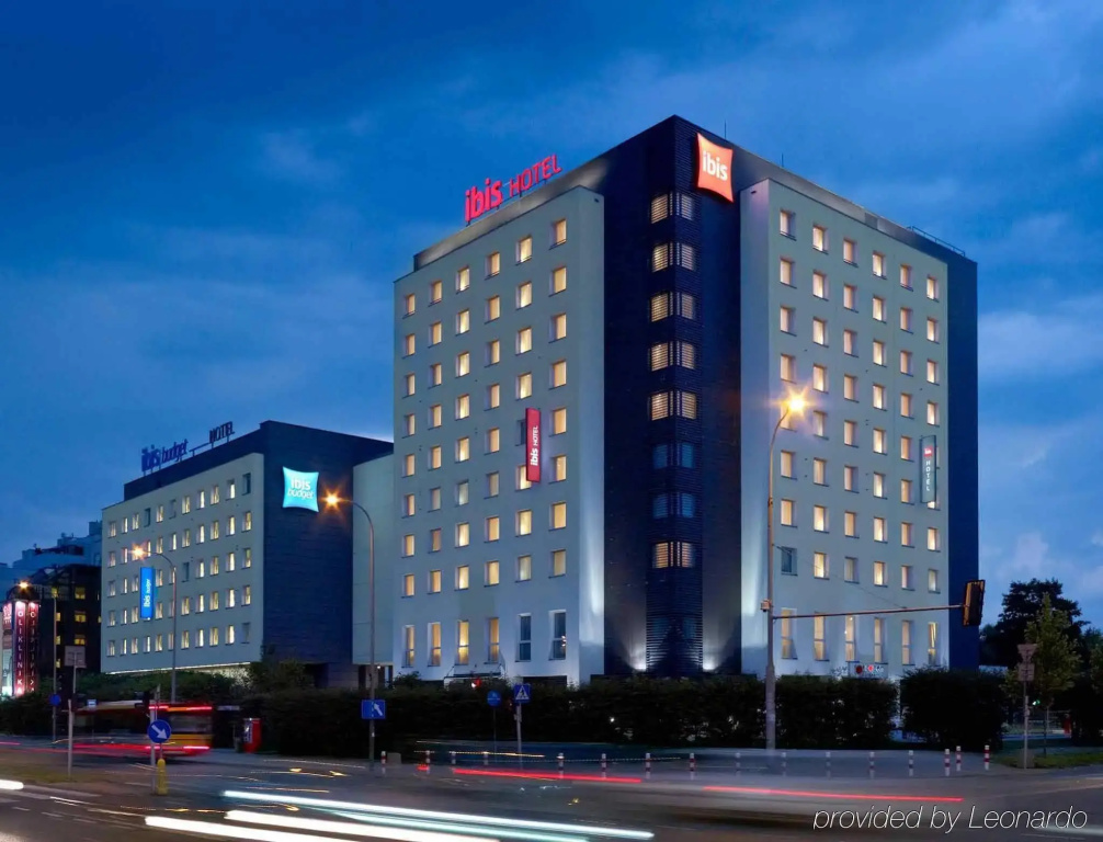 ibis Warszawa West Station