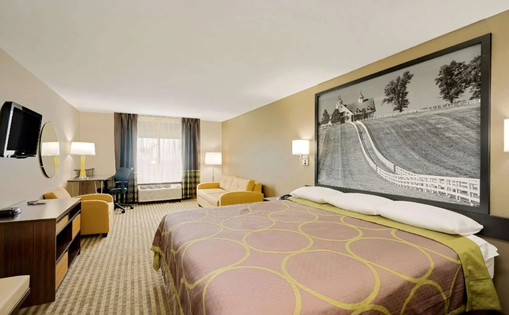 Super 8 by Wyndham Lexington Hamburg Area
