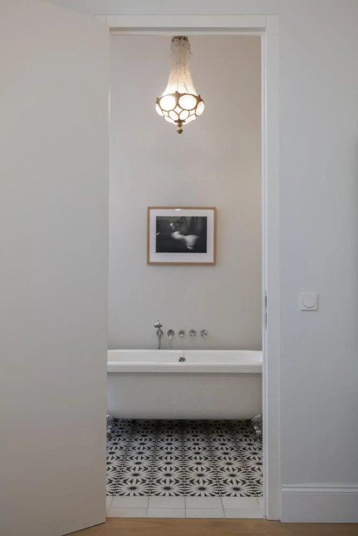2200SQFT Luxury Apartment in City Center