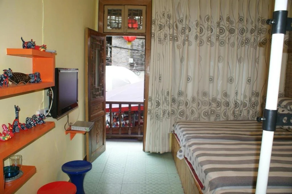 Yebuguisu Hostel