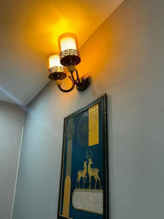 The FarmHouse Cafe & Lounge