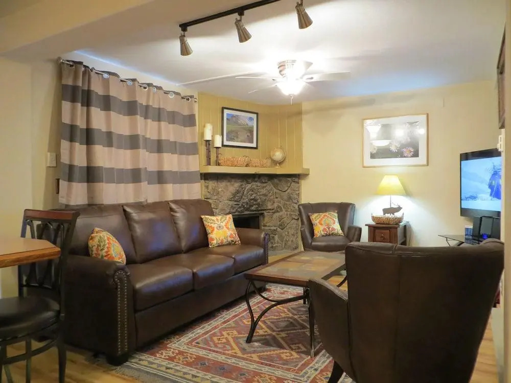 Three Seasons Hotel Suites by Crested Butte Lodging