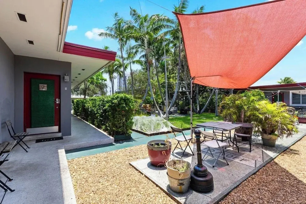 Spacious 1BR in Hollywood FL Pet-friendly, Parking