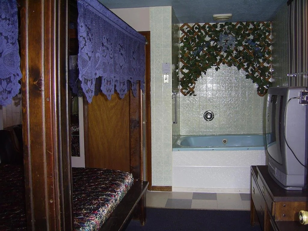 Cedar Grove Motel