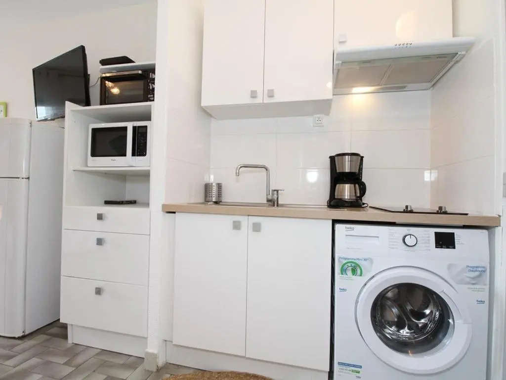 Appartement Balaruc-les-Bains, 1 pièce, 2 personnes - FR-1-553-37