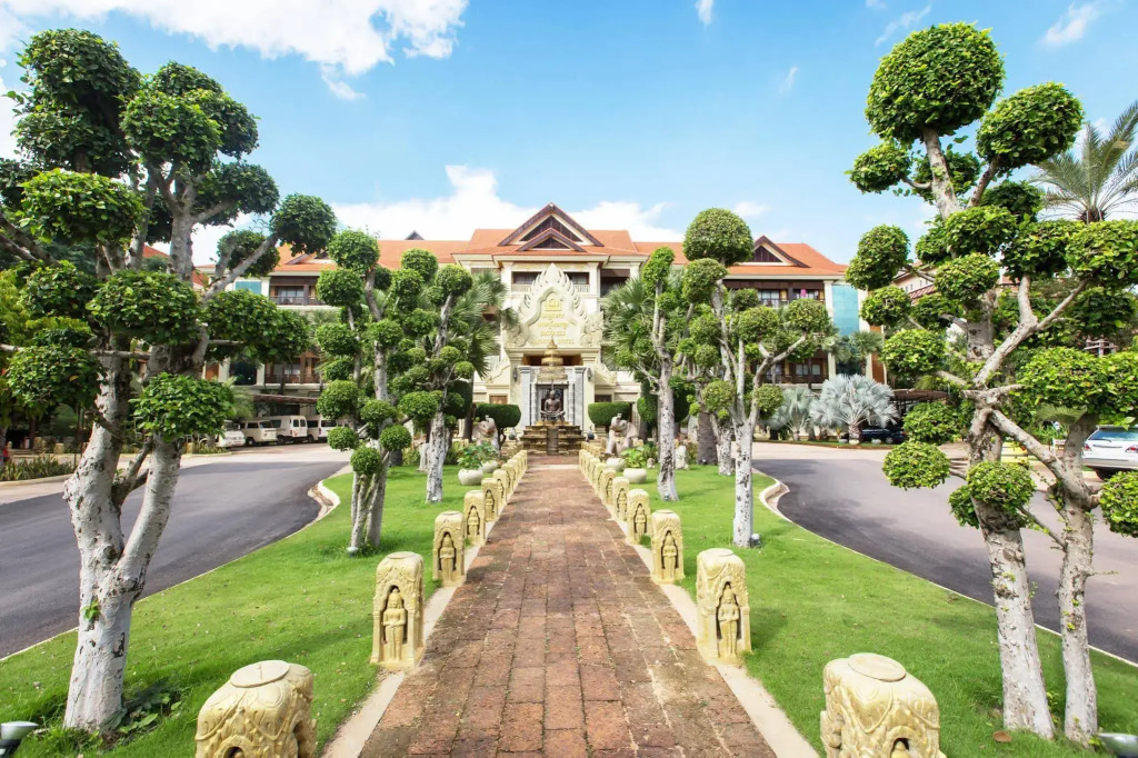 Empress Angkor Resort & Spa