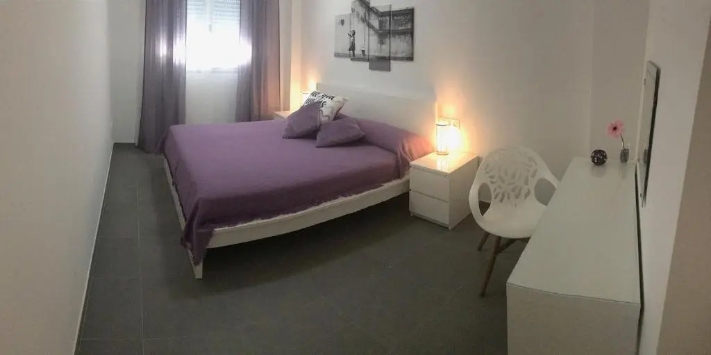 Comfortable apartment with shared pool, garage and at only 5 min walk from Los Bateles beach
