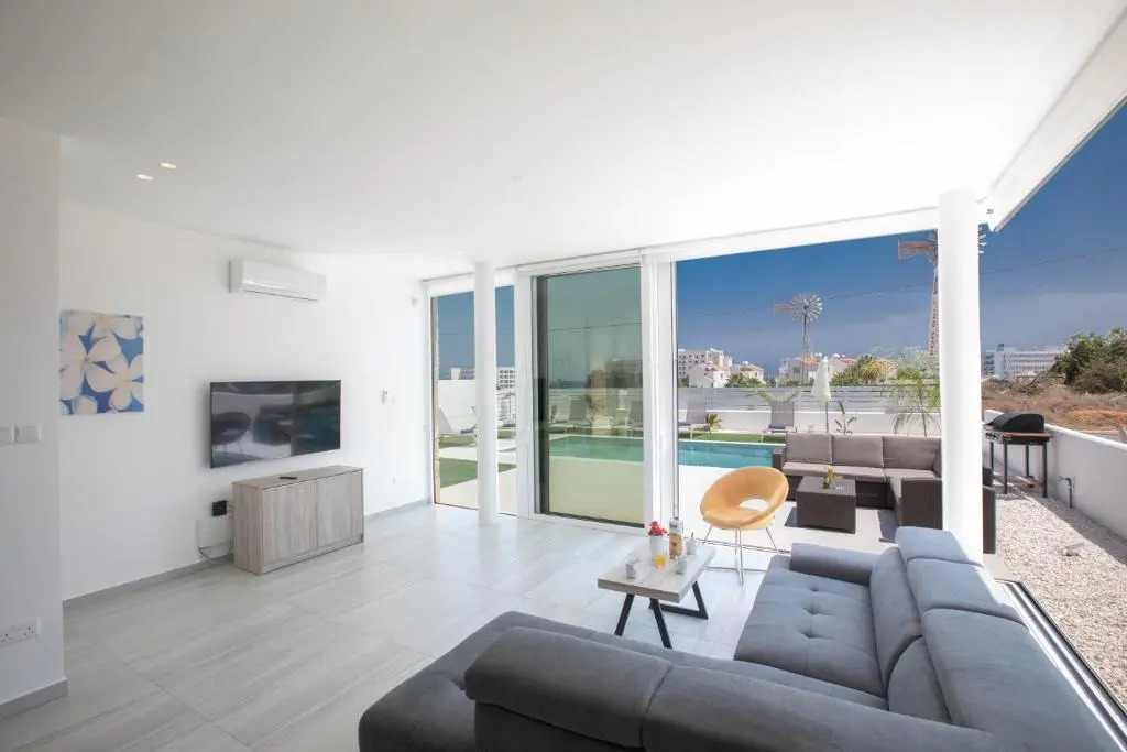 Walk to Beach- Central Protaras- Pool Villa, Blue Island Villa