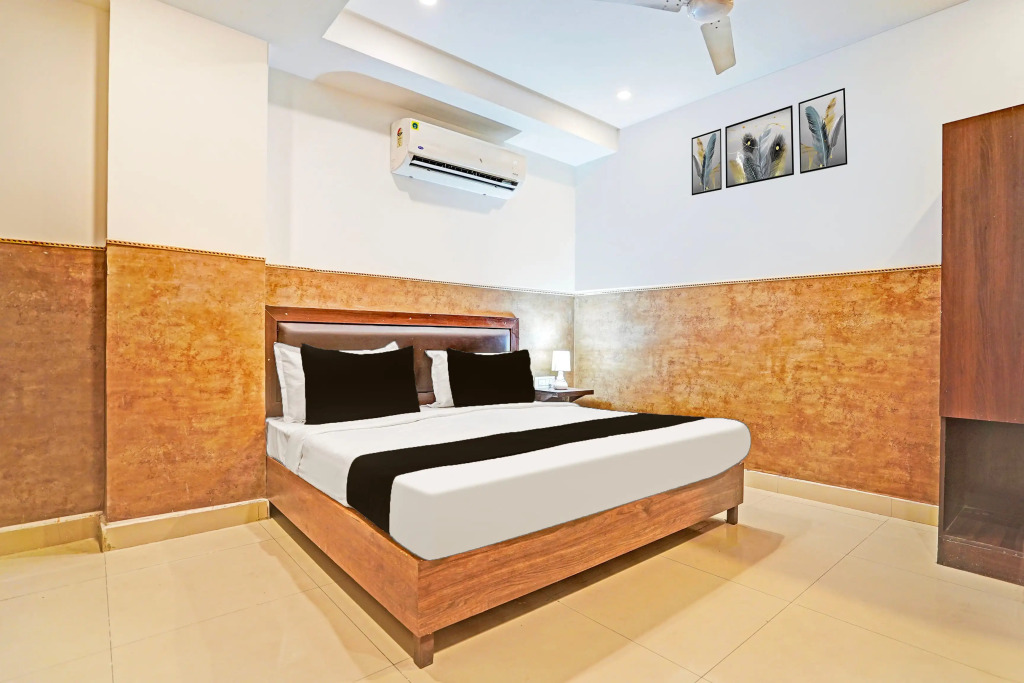 Collection O Tilak Nagar Near Pacific Mall