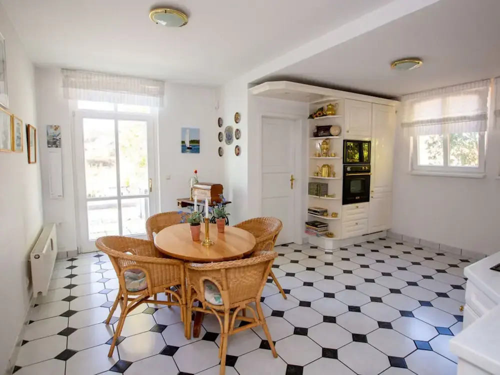 1 Villa Blanck Comfortable Holiday Residence