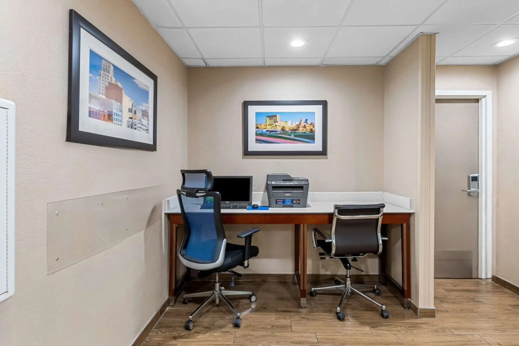Comfort Inn & Suites Durham near Duke University