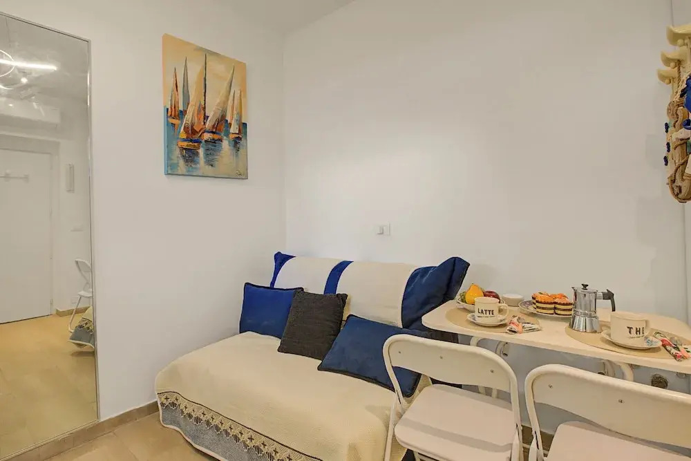 Jolie Sur La Mer - Petit Studio