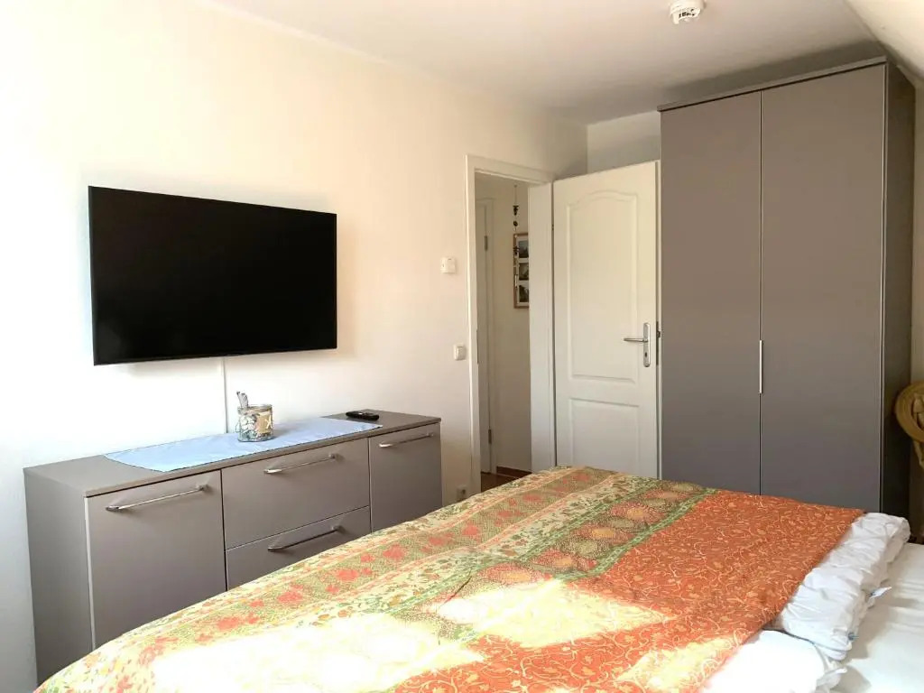 Neue Reihe 43 Villa Regulus OG