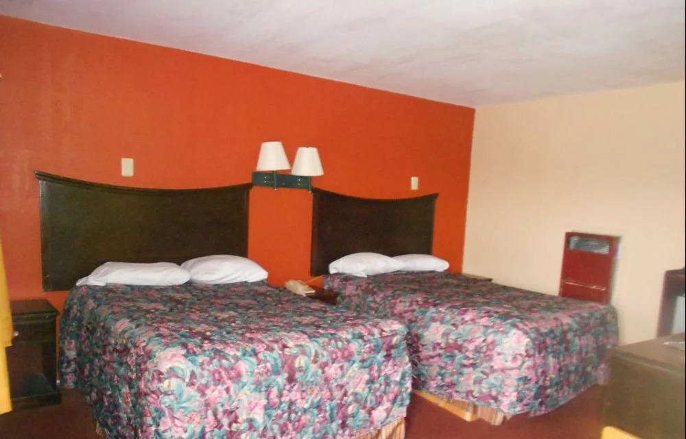 Travelers Motor Inn