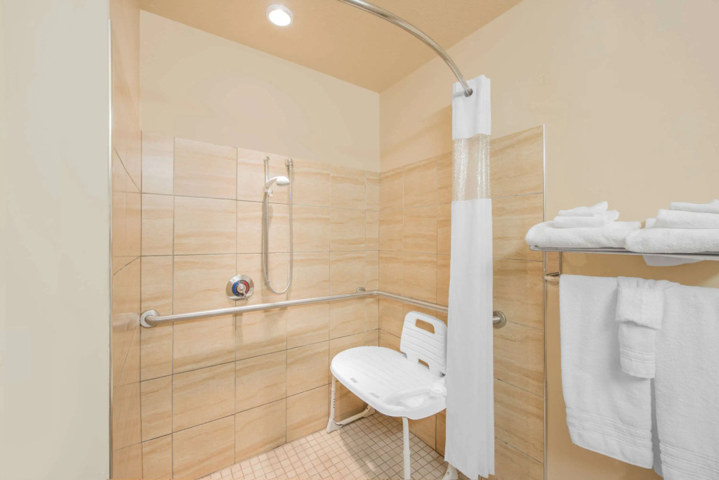 Microtel Inn & Suites by Wyndham Quincy Downtown - River Area