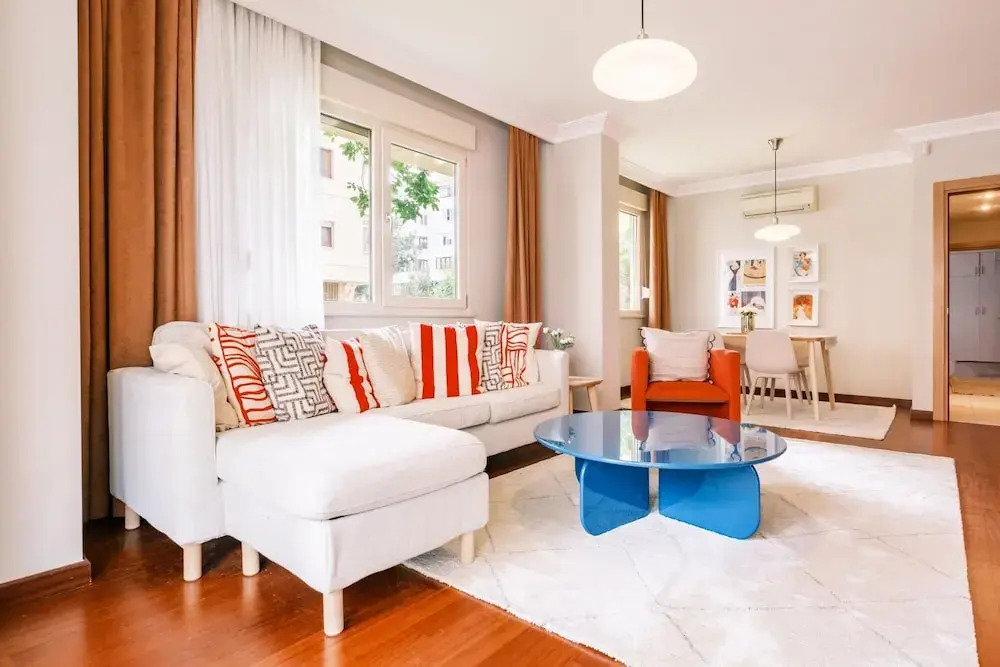 Spacious Flat 3 min to Coast and Bagdat Avenue