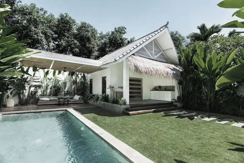 Villa Q - Contemporary Pool House