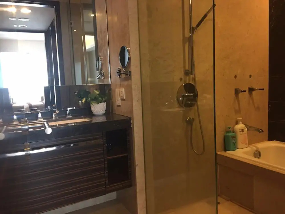 Checkinn Business Apartment-Poly World