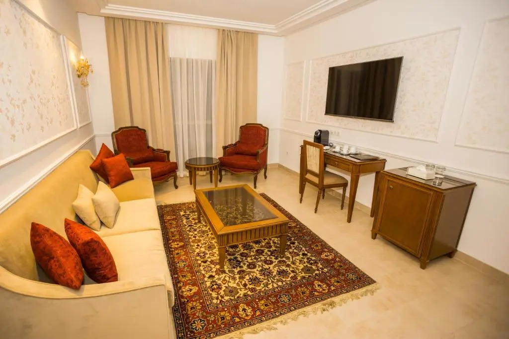 HOTEL PALAIS ROYAL